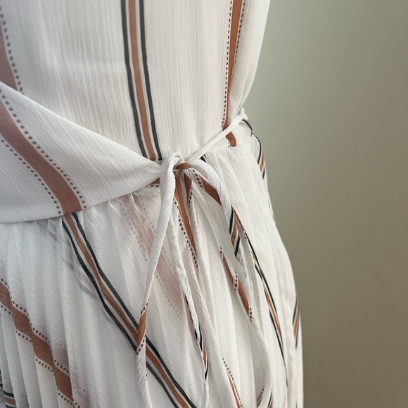 H&M Pleated White and Brown Maxi Sundress - Picture 7 of 13